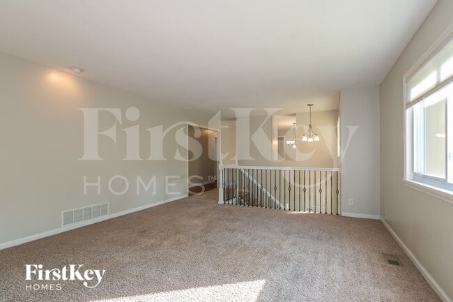 Photo - 611 Lakewood Dr