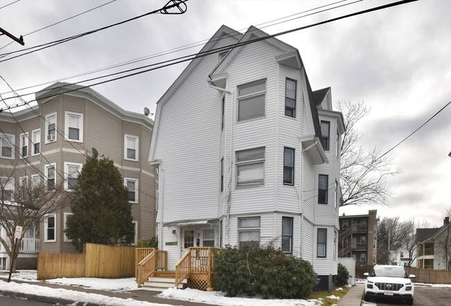 Building Photo - 86 Cochran St