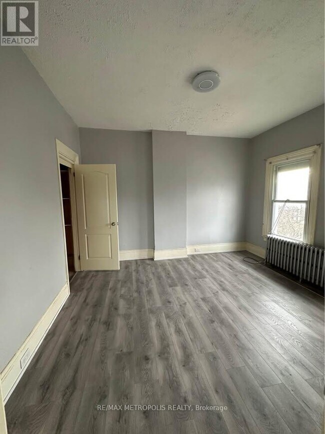 Photo - 22 Haynes Ave Unité 2