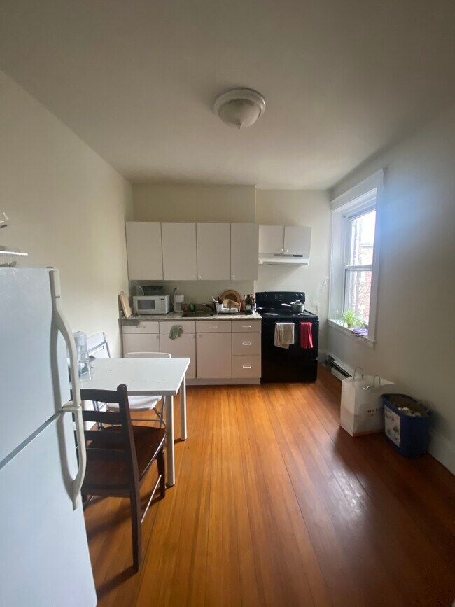 Photo - 208 Winthrop Rd Unit 3