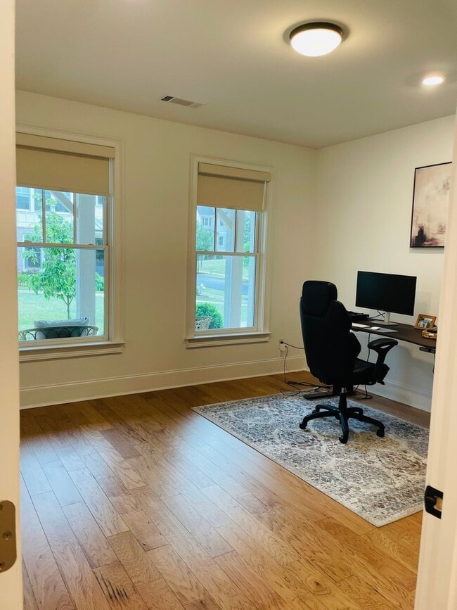 Photo - 2028 Cortland Rd