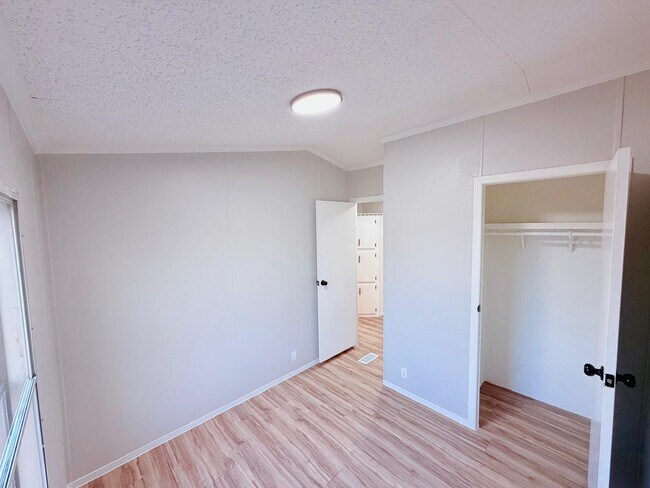 Photo - 1133 Rd 5823