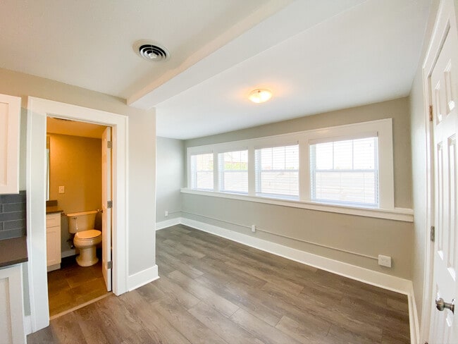 Photo - 304 Welch Ave