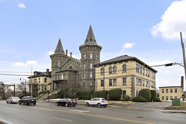 Photo - 201 Thorndike St Townhome