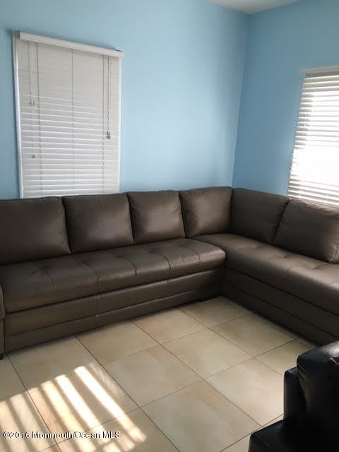 Photo - 112 Poplar Ave