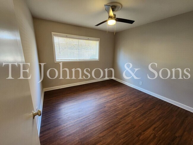 Photo - 2 Bedroom Salem View Apartment! Unidad 2001 S Main 105