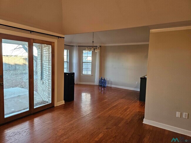 Photo - 212 Wilmington Cir