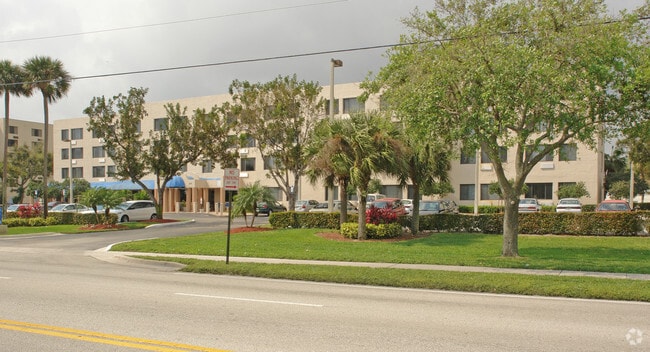 Photo - B'nai B'rith I, II, & III Deerfield Apartm...