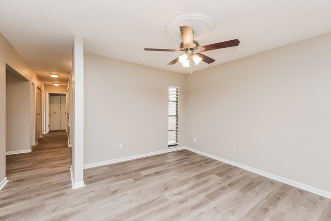 Photo - 3910 Briarlake Dr