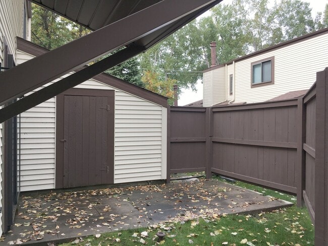 Photo - Spacious 3 bedroom Townhome near UND!!