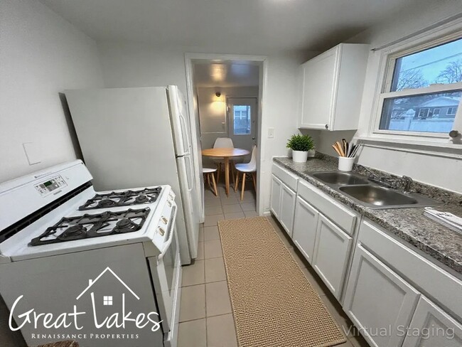 Photo - Lovely 2 Bedroom 1 Bathroom now available for rent