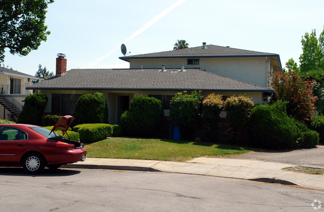 554 Firloch Avenue - 554 Firloch Avenue