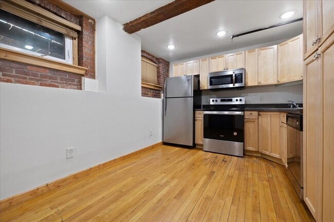 Building Photo - 325 Lafayette St Unit 1003