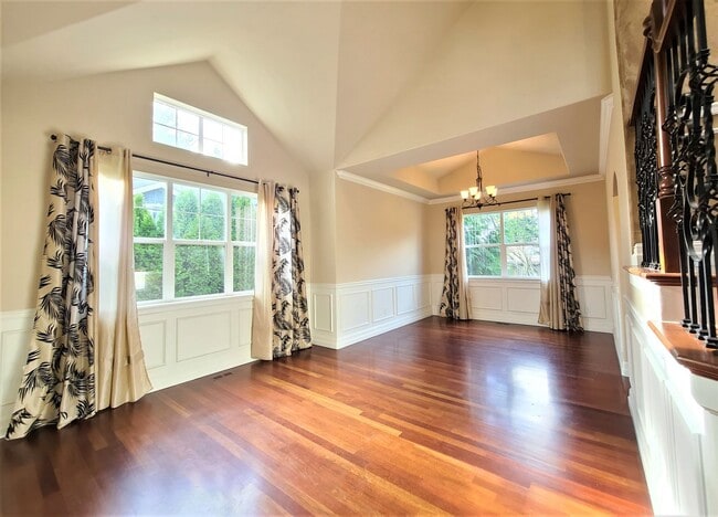 Photo - Luxurious 4 Bed/2.5 Bath Lynnwood Home - Available Now!