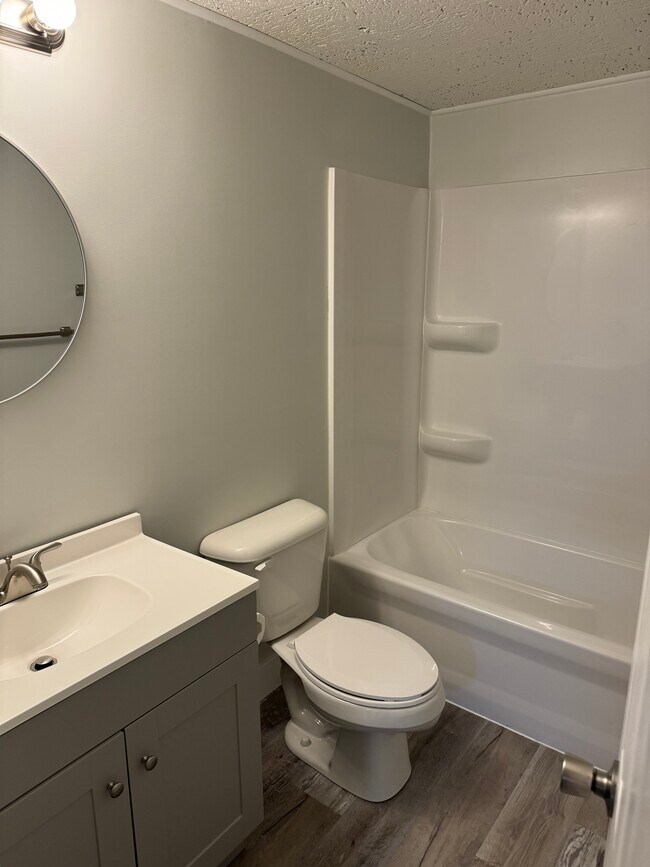 Photo - 723 W Broadway St Unit 2