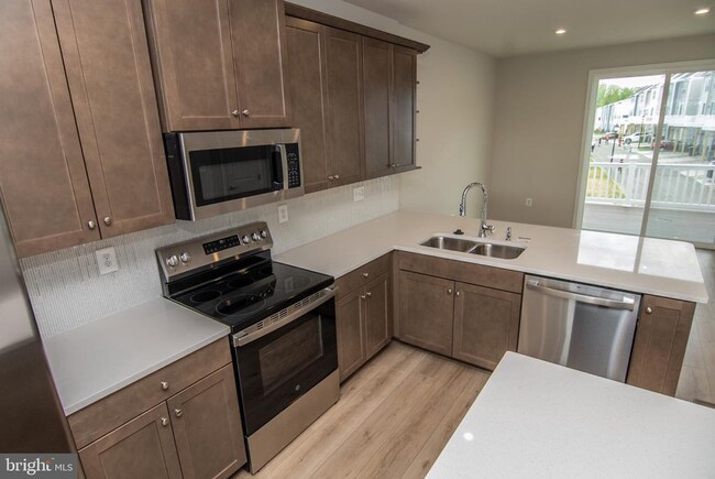 Photo - 9376 Tanfield Dr