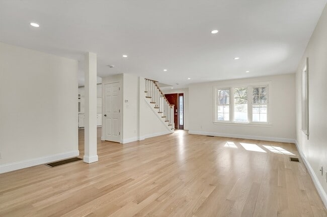 Photo - 510 Common St