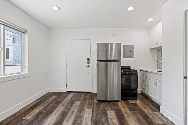 Photo - 2730 Raymond Ave Unidad 4