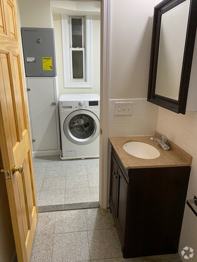 Building Photo - 172 Northampton St Unit Northampton St Rental