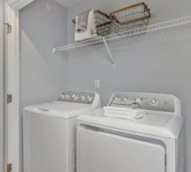 Laundry on top floor floor - 13 Limestone Blvd