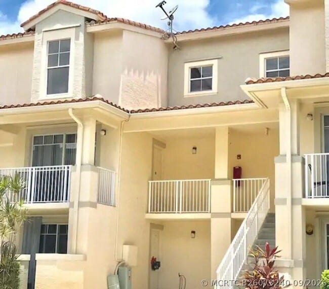 Building Photo - 1136 Town Center Dr Unit 23