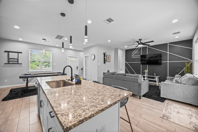 Building Photo - 7418 Mount St