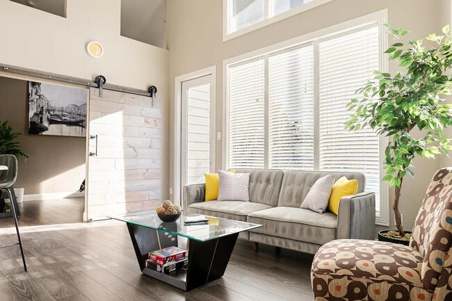 Photo - 805 The High Rd Unit SI ID1492686P