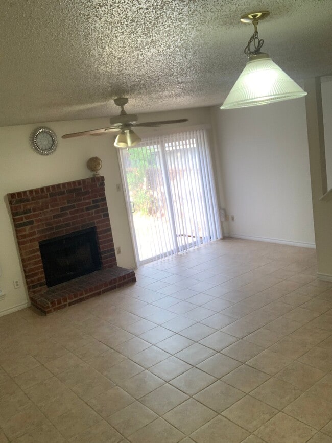 2619 Alcott Ln