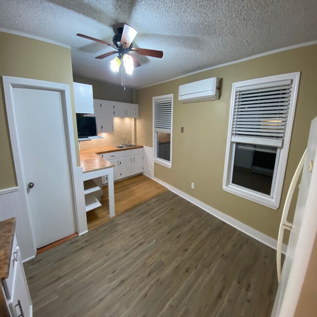 Photo - 166 Newland Ave Unidad 4