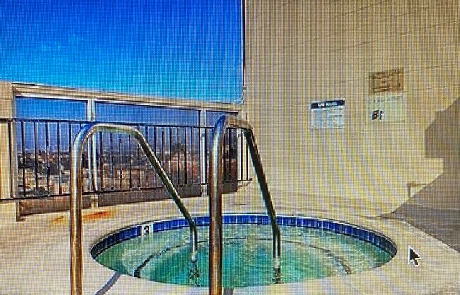 Jacuzzi - 421 S La Fayette Park Pl Unit 414