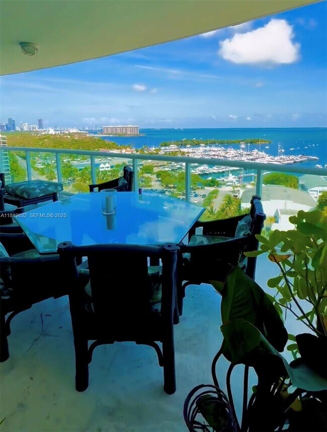 Photo - 2645 S Bayshore Dr Unidad 1403