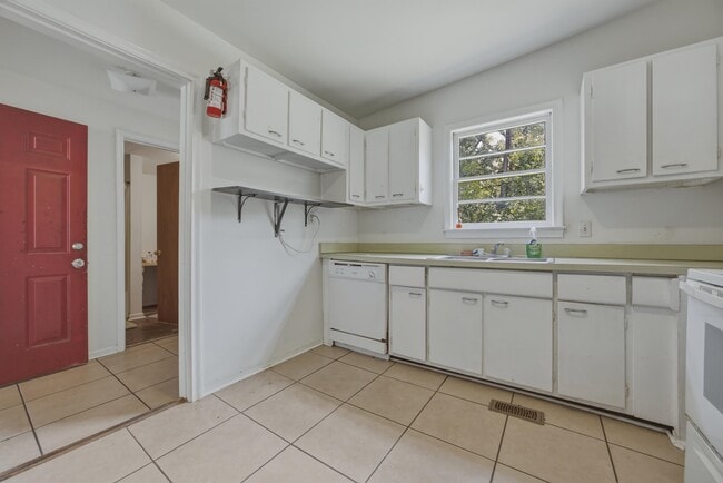 Photo - 1641 Atkamire Dr