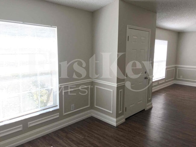 Photo - 1609 Whiting St SE