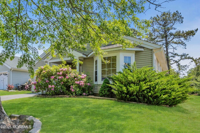 Photo - 143 Pine Oak Blvd