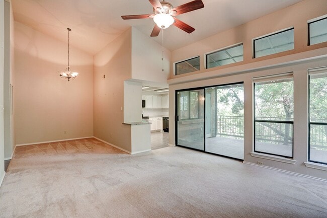 Photo - Beautiful 2 Bed / 2 Bath Home with Balcony in Austin