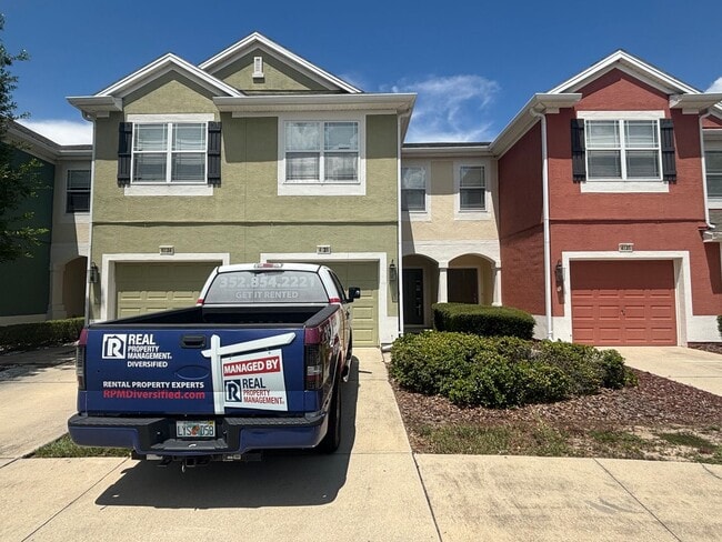 Building Photo - Amazing Neighborhood 3/3 W/Great Amenities! Rental