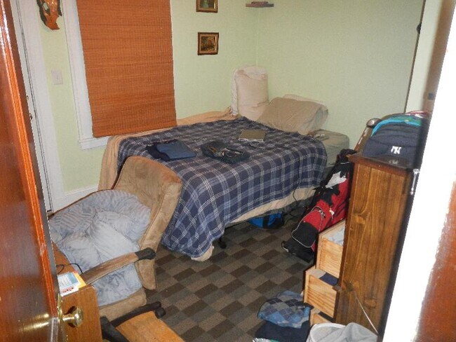 Images are representative samples of the advertised unit. Actual units shown during tours may differ - 16 Stockwell St Unit 01E