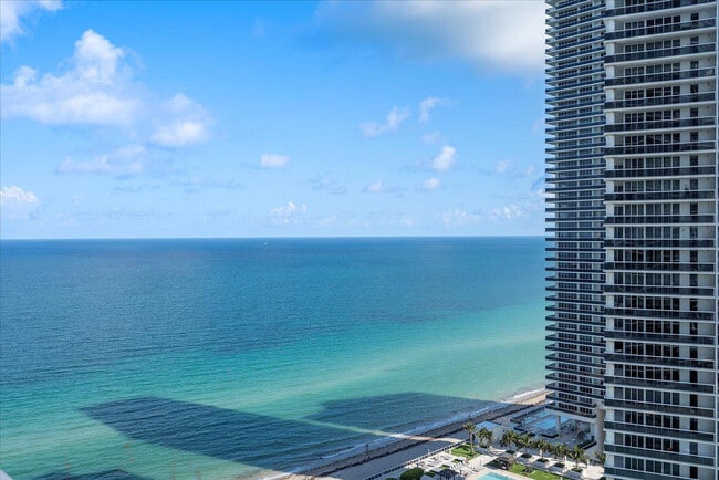 Photo - 4011 S Ocean Dr Unidad FL23-ID1049808P