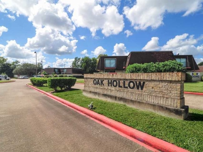 Building Photo - Oak Hollow Rental
