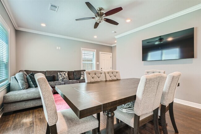 Photo - 3801 Oxford St