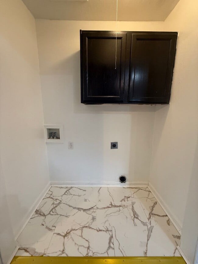 Photo - Beautiful 4 bedroom 2 bath house available now