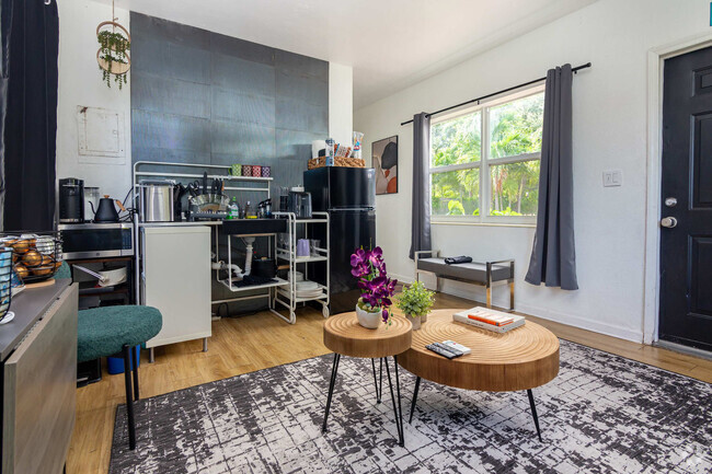Building Photo - 910 NE 81st St Unit ID1225782P Rental