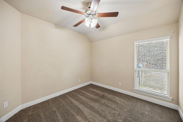 Photo - 945 Bluebird Way