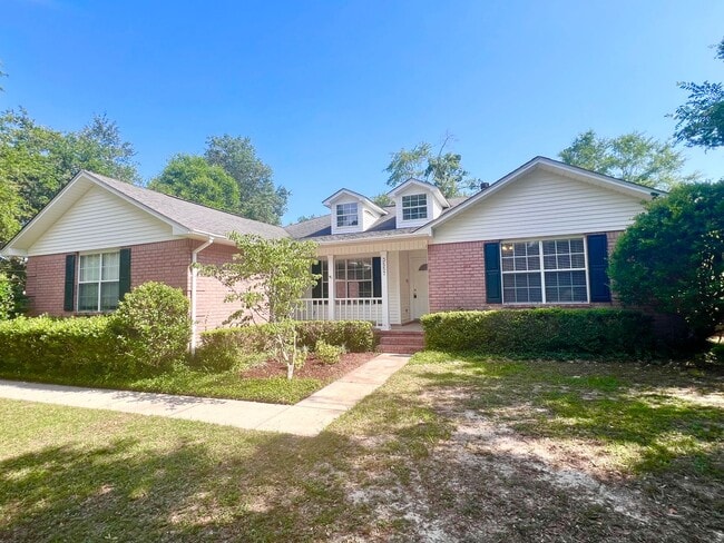 Charming Home - Newly Renovated - Charming Home - Newly Renovated