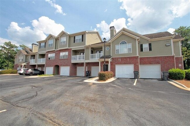 Building Photo - 3500 Sweetwater Rd Unit 312