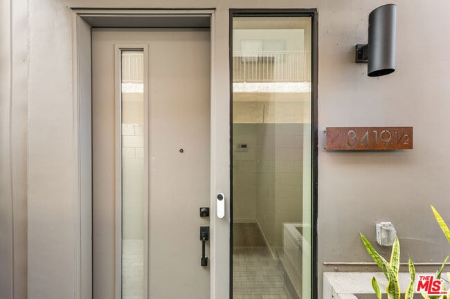 Photo - 3419 1/2 Fletcher Dr