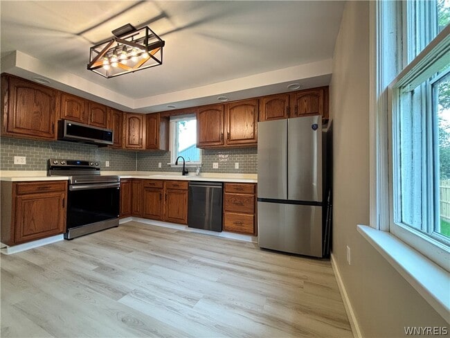 27 Brandel Ave
