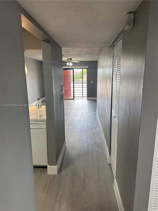 Photo - 862 NE 209th St Unit 206