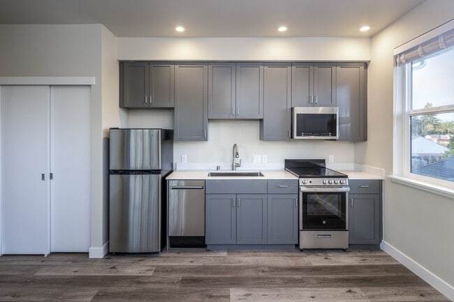 888 Fourth Street Apartments, LLC