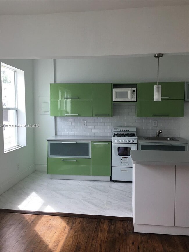 Photo - 1618 Michigan Ave Unit 22